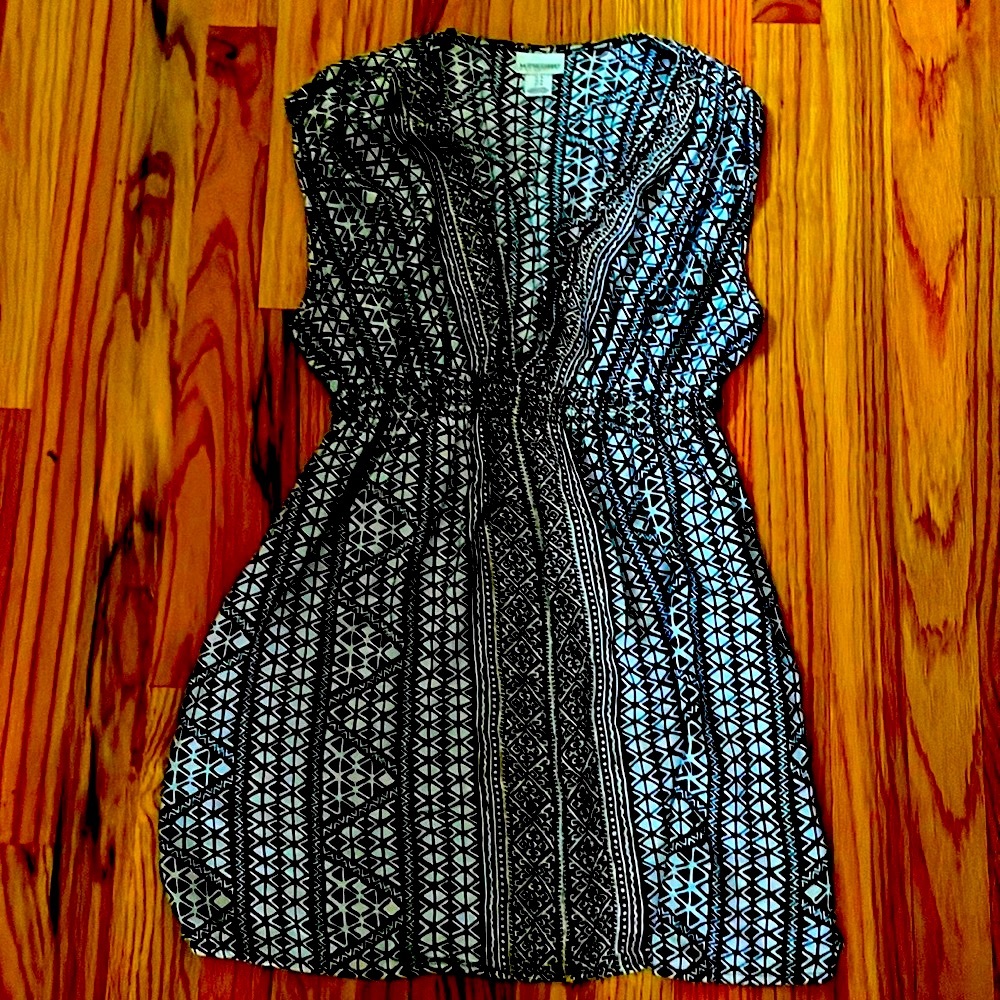 Motherhood sleeveless dress shirt